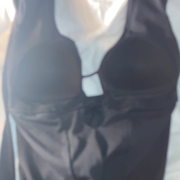 Time & Tru Women’s One Piece Plunge Neckline Swim Suit S 4 6 Black - Picture 12 of 12